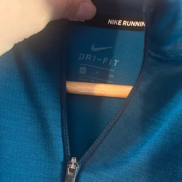 Nike Women’s teal 1/4 zip - Picture 4 of 4